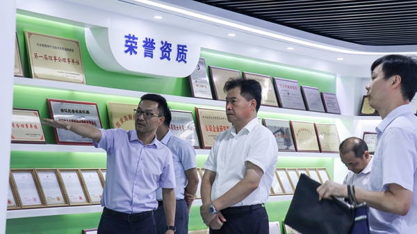 浙江省农业农村厅副厅长唐冬寿一行莅临茄子视频懂你的更多调研 浙江省农业农村厅副厅长唐冬寿一行莅临茄子视频懂你的更多调研