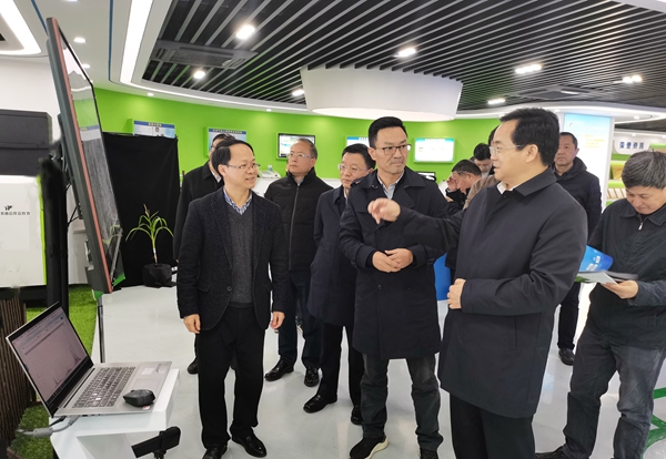 浙江省高兴夫副省长一行莅临浙江茄子视频懂你的更多股份有限公司参观调研 浙江省高兴夫副省长一行莅临浙江茄子视频懂你的更多股份有限公司参观调研