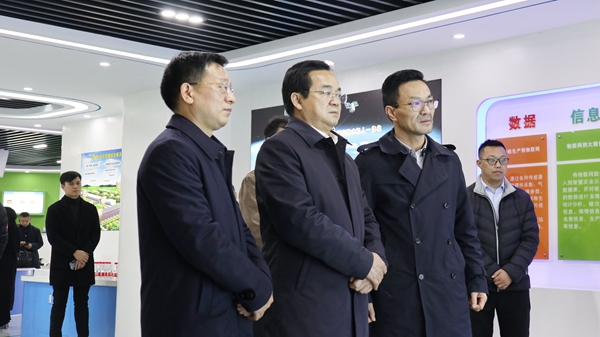 浙江省高兴夫副省长一行莅临浙江茄子视频懂你的更多股份有限公司参观调研 浙江省高兴夫副省长一行莅临浙江茄子视频懂你的更多股份有限公司参观调研