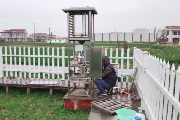 淋漓大雨无阻 淋漓大雨无阻